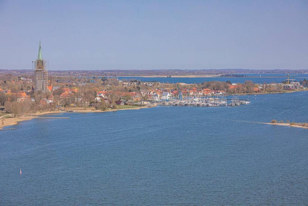 Traumblick! Mitten Im Wasser U. Doch Ganz Oben:) Apartment *