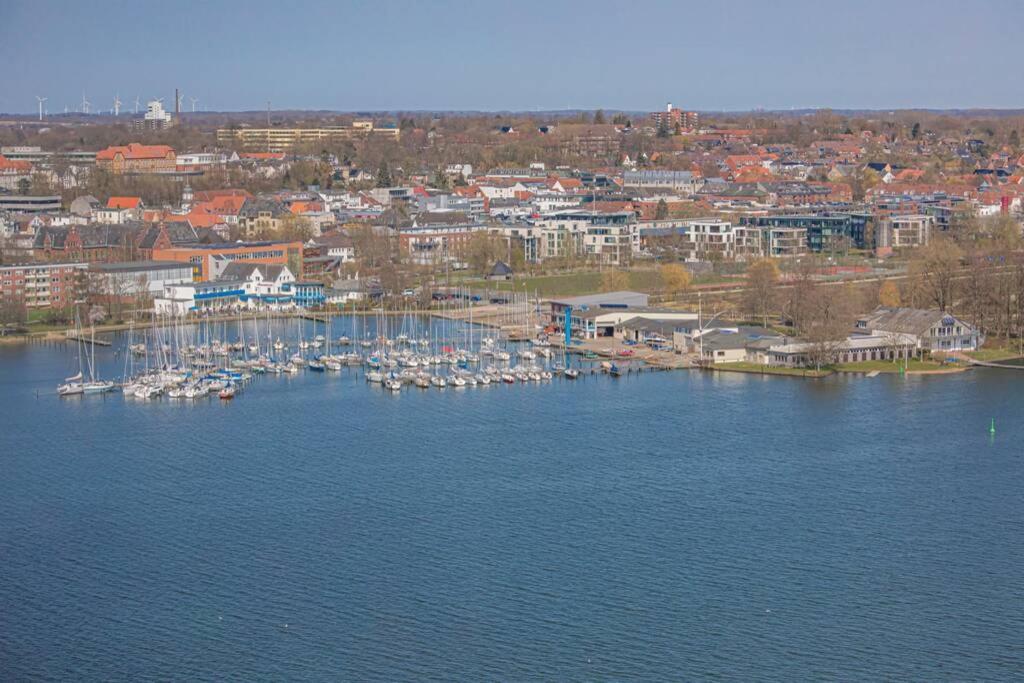 Traumblick! Mitten Im Wasser U. Doch Ganz Oben:) Apartment